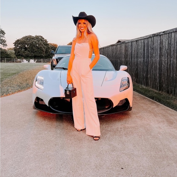 Meet your Posher, Josie - Picture 1 of 1